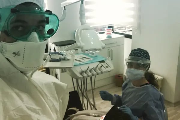 Diş Hekimi Tuğçe ÖZKAN - Elmalı Dent Diş Polikliniği - Resim 9