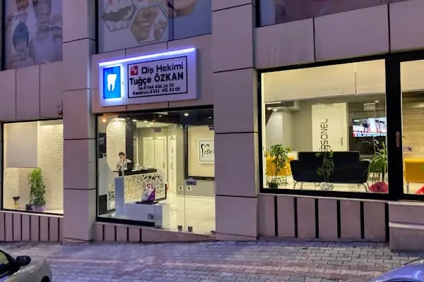 Diş Hekimi Tuğçe ÖZKAN - Elmalı Dent Diş Polikliniği - Resim 7