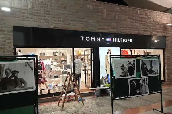 Tommy Hilfiger - Resim 14