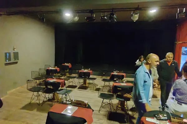 Kabare Sahnesi - Resim 13