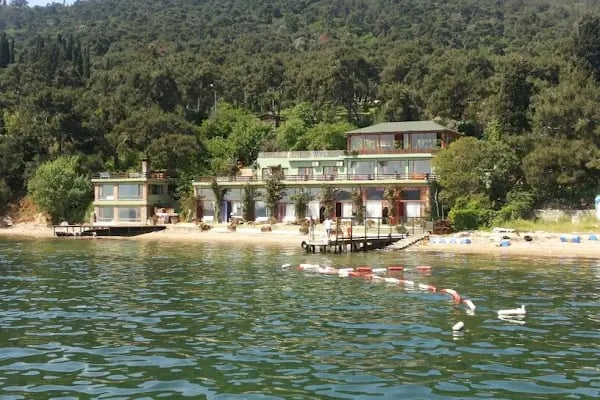 Büyükada Görkemli Hotel&amp;Cafe - Resim 16