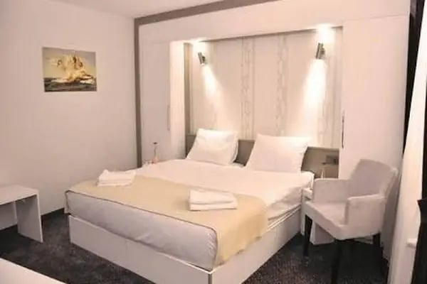 Royal Ramblas Hotel - Resim 2