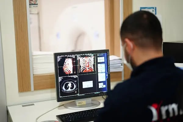 İrmet Hospital International - Resim 19