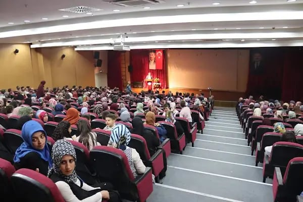 Rüstem Altunbaş Konferans Salonu - Resim 12