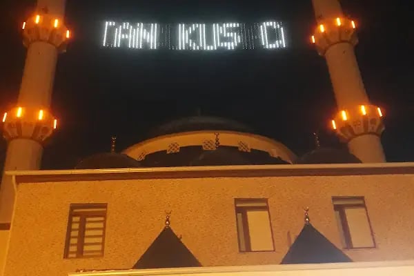 Mer. Dinek Cami - Resim 19