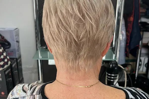 Sinan Özdemir Hair &amp; Makeup Studio - Resim 17