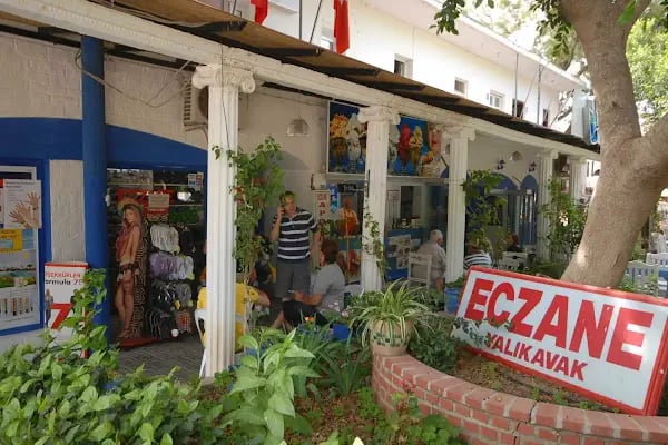 Yalıkavak Eczanesi - Resim 2