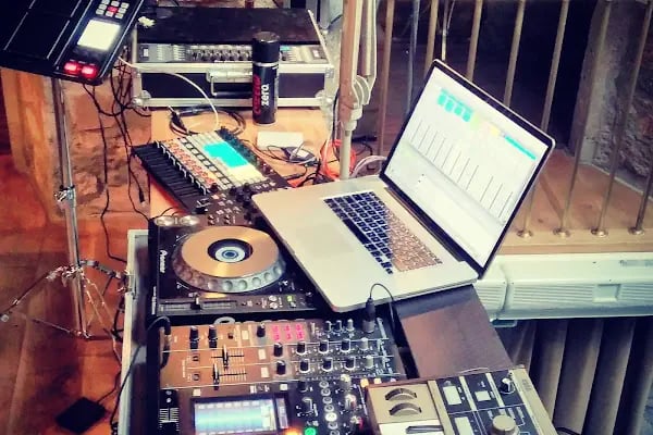 Dada Salon Bar - Resim 20