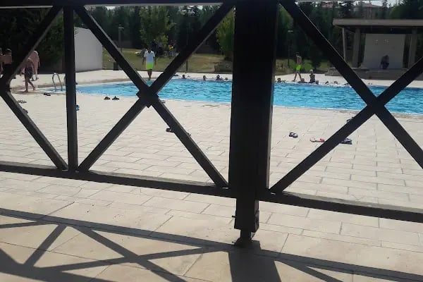 Karapürçek Yüzme Havuzu - Resim 20