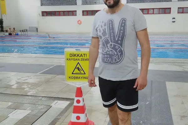 Kapalı Yüzme Havuzu - Resim 13