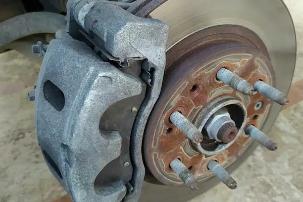 ABGÜÇLÜ Oto Lastik Jant Akü Madeni Yağ Balata Değişimi Yol Yardım - Resim 10