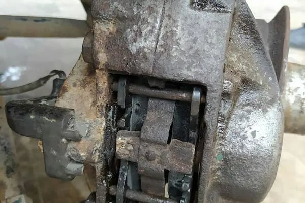 ABGÜÇLÜ Oto Lastik Jant Akü Madeni Yağ Balata Değişimi Yol Yardım - Resim 15