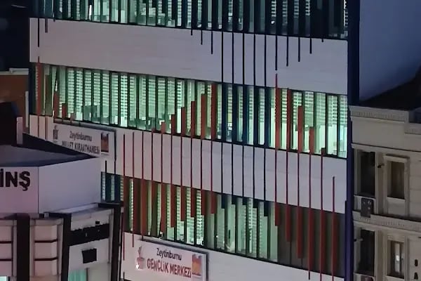 Zeytinburnu Belediyesi Gençlik Merkezi - Resim 4