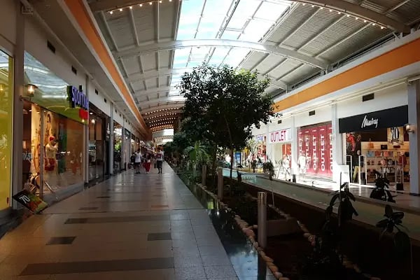 Deepo Outlet Center - Resim 5