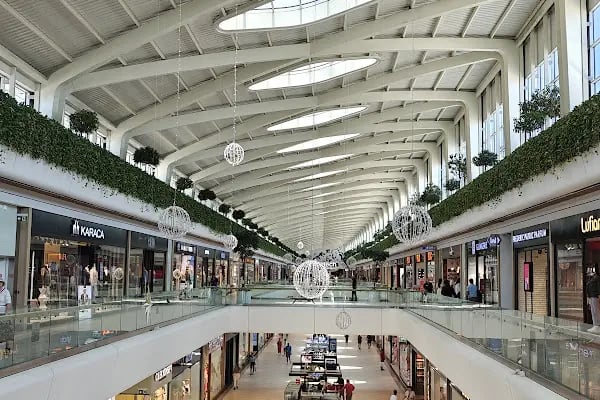 Deepo Outlet Center - Resim 15