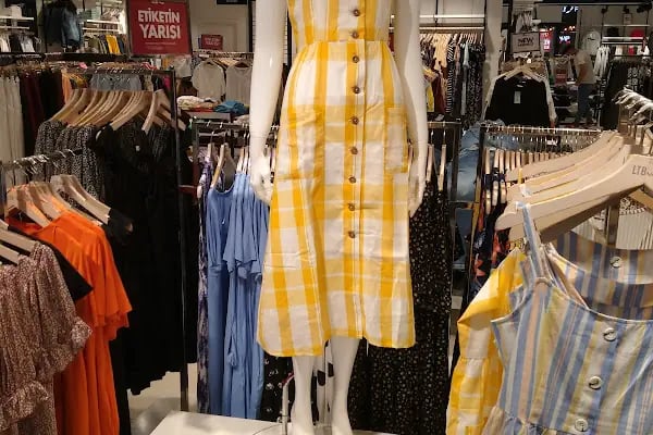 Deepo Outlet Center - Resim 18
