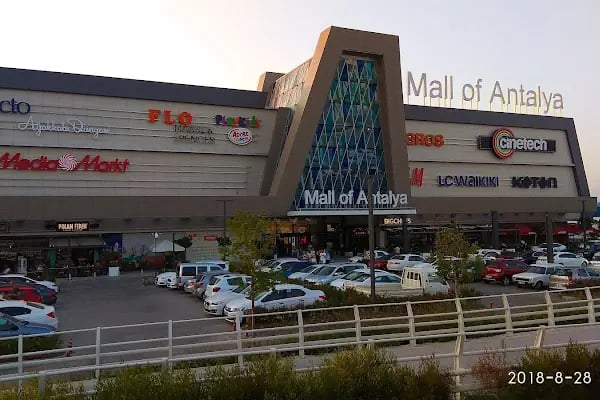 Deepo Outlet Center - Resim 2