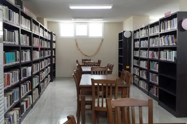 Remzi Oğuz Arık İlçe Halk Kütüphanesi - Resim 6