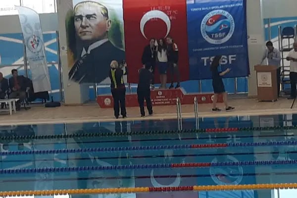 Edirne Olimpik Yüzme Havuzu - Resim 15