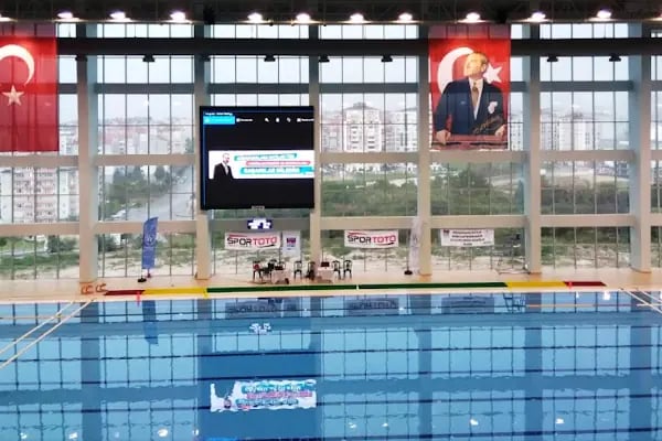 Edirne Olimpik Yüzme Havuzu - Resim 1