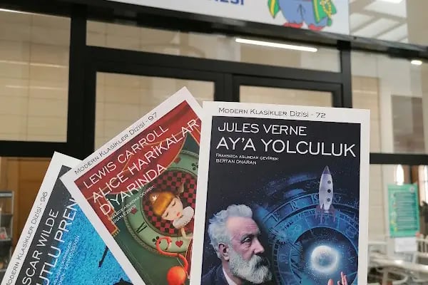 İBB Nasrettin Hoca Kütüphanesi - Resim 13