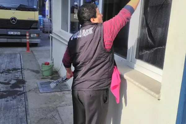 Uçanlar İzmir Temizlik Şirketleri - Ev, Ofis, Okul, Fabrika Temizliği - Resim 1