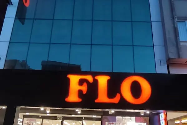 FLO Bergama Cadde Mağazası - Resim 5