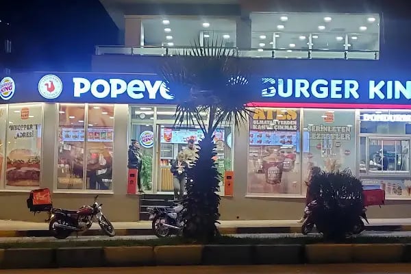 Burger King - Nizip Mustafa Kökmen Bulvarı Şubesi - Resim 5