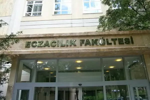 Hacettepe Üniversitesi Eczacılık Fakültesi - Resim 1