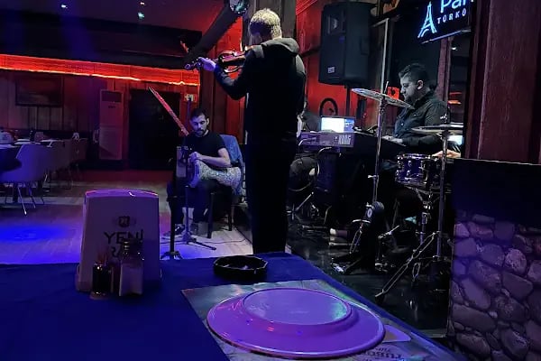Club Paris - Resim 2