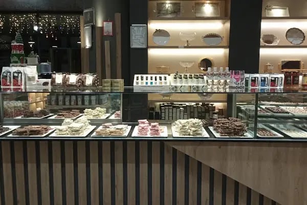 Togo Mono Cafe Restaurant - Resim 10