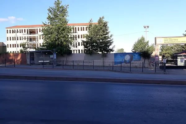Şehit Öğretmen Necmeddin Kuyucu Anadolu Lisesi - Resim 5