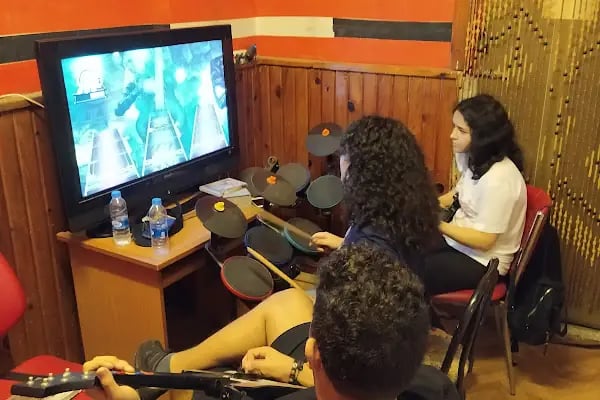 Şiir Cafe Bilardo & Masa Tenisi salonu - Resim 4