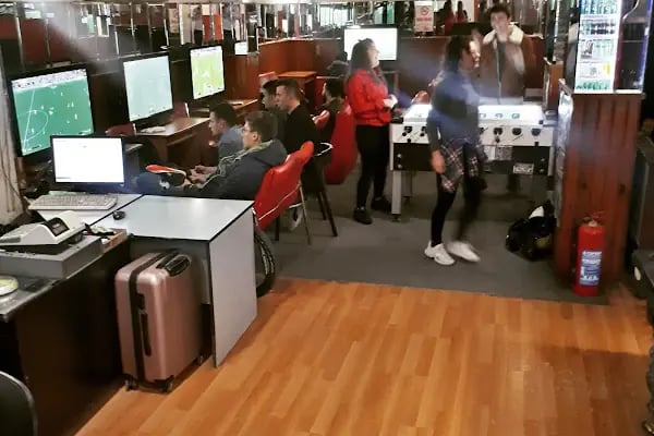 Şiir Cafe Bilardo & Masa Tenisi salonu - Resim 3