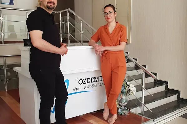 Özel Özdemir Dental Klinik Ağız ve Diş Sağlığı Polikliniği - Resim 2