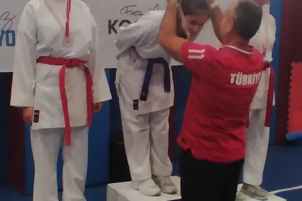 Ertuğrul Gazi Kapalı Yüzme Havuzu ve Spor Kompleksi - Resim 20