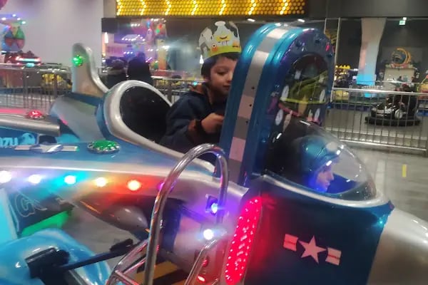 Uzay Gemisi Eğlence Merkezi - Resim 16