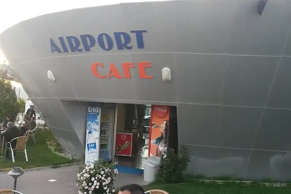 AIRPORT CAFE - Resim 3
