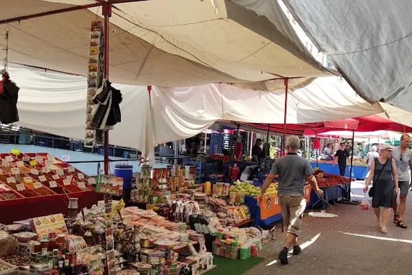 Friday Bazar - Resim 6