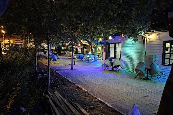 Mavi Bahçe Cafe ve Bistro - Resim 4