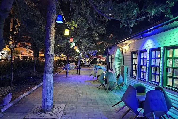 Mavi Bahçe Cafe ve Bistro - Resim 5