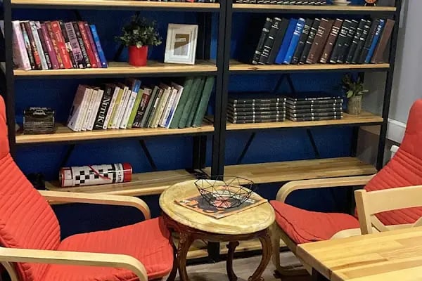 Uyanık Kütüphane İzmir - Resim 2