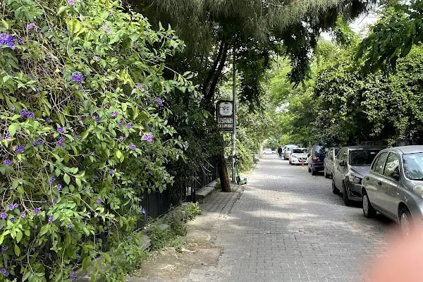 Uyanık Kütüphane İzmir - Resim 17