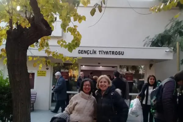 Gençlik Tiyatrosu - Resim 4