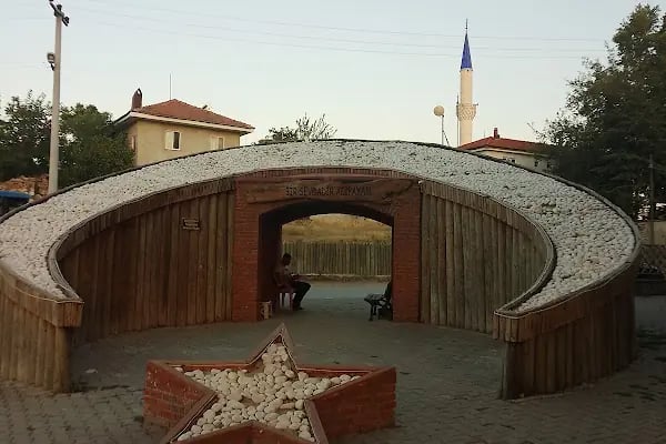 Uçarı Gölü - Resim 6