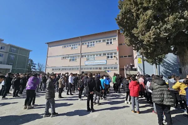 ŞEHİT FEYYAZ YUMUŞAK ORTAOKULU - Resim 3