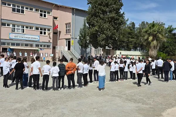 ŞEHİT FEYYAZ YUMUŞAK ORTAOKULU - Resim 1