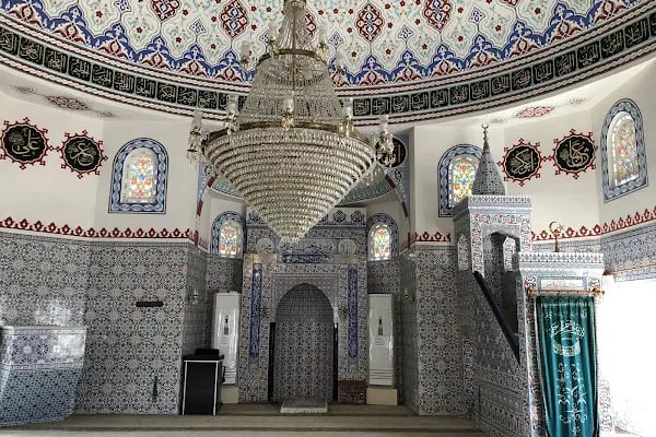 Hasan Şenli Saray Cami - Resim 1