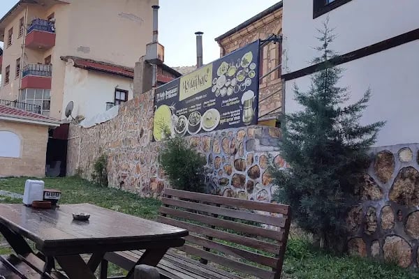 Tarihi Meydan Kafe - Resim 2