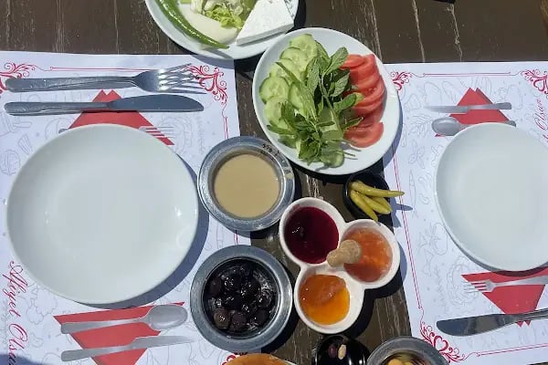 Tarihi Meydan Kafe - Resim 17